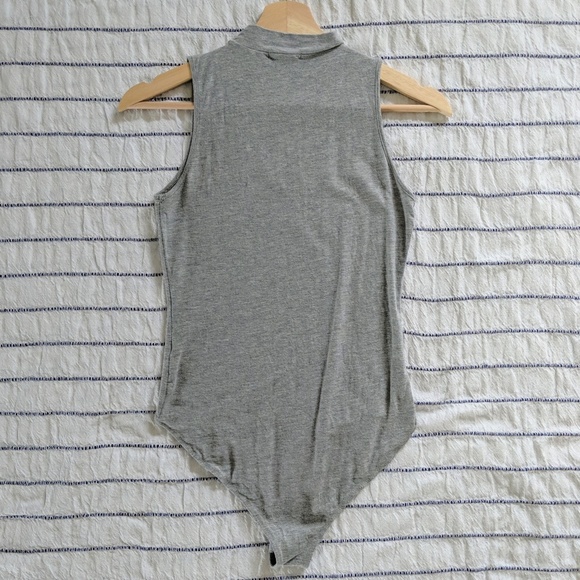 Forever 21 V-Neck Collar Bodysuit - Picture 5 of 5